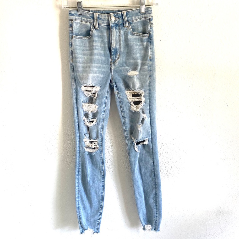 American Eagle Distressed High Rise Jeans 0